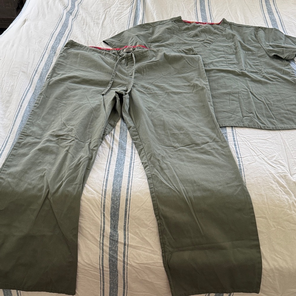 Dickies Men's Olive Scrubs